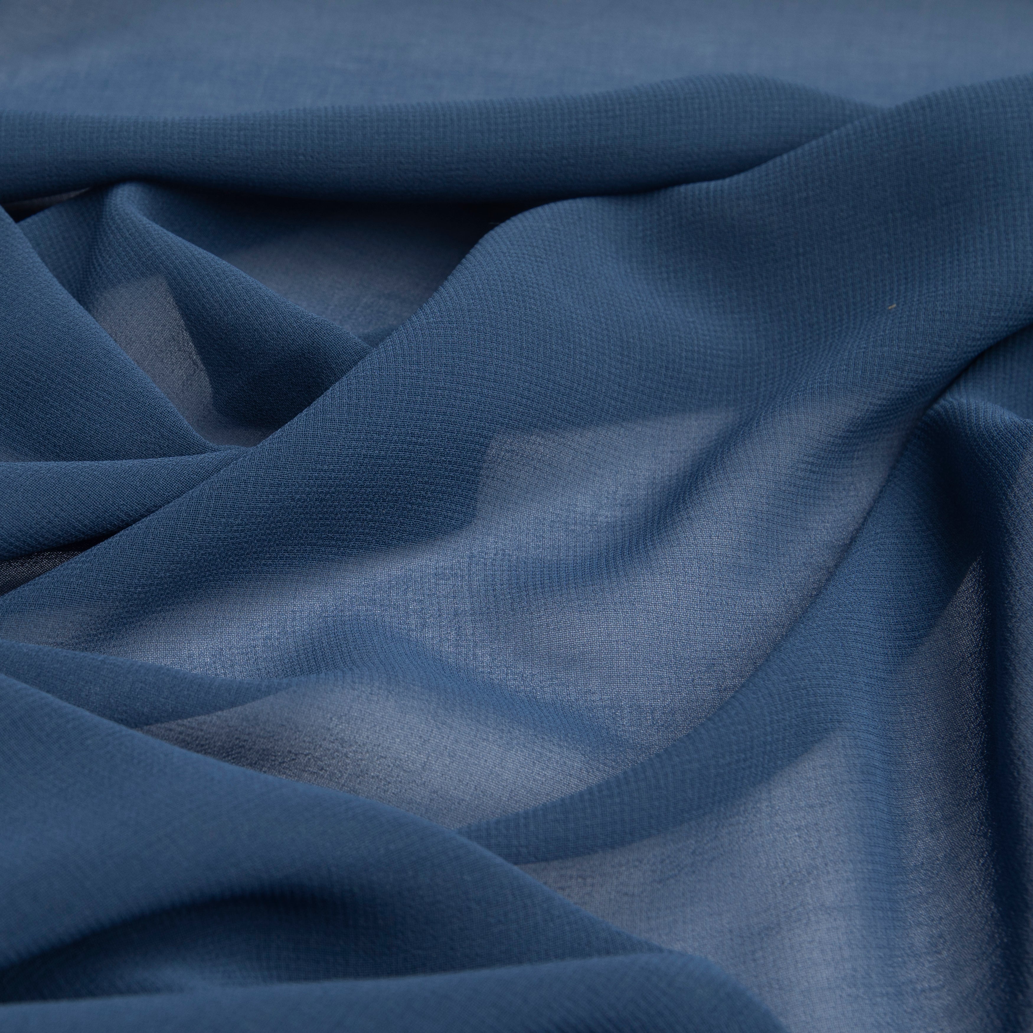 Chiffon Toque De Seda Azul Jeans – Saliby Pacific