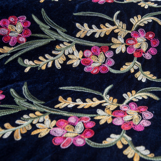 Veludo Bordado Flower Azul Marinho