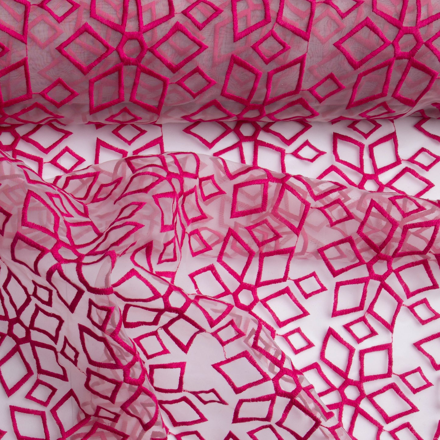 Bordado Geométrico Organdy Pink
