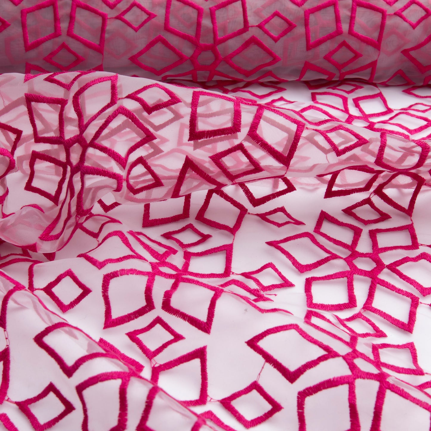 Bordado Geométrico Organdy Pink