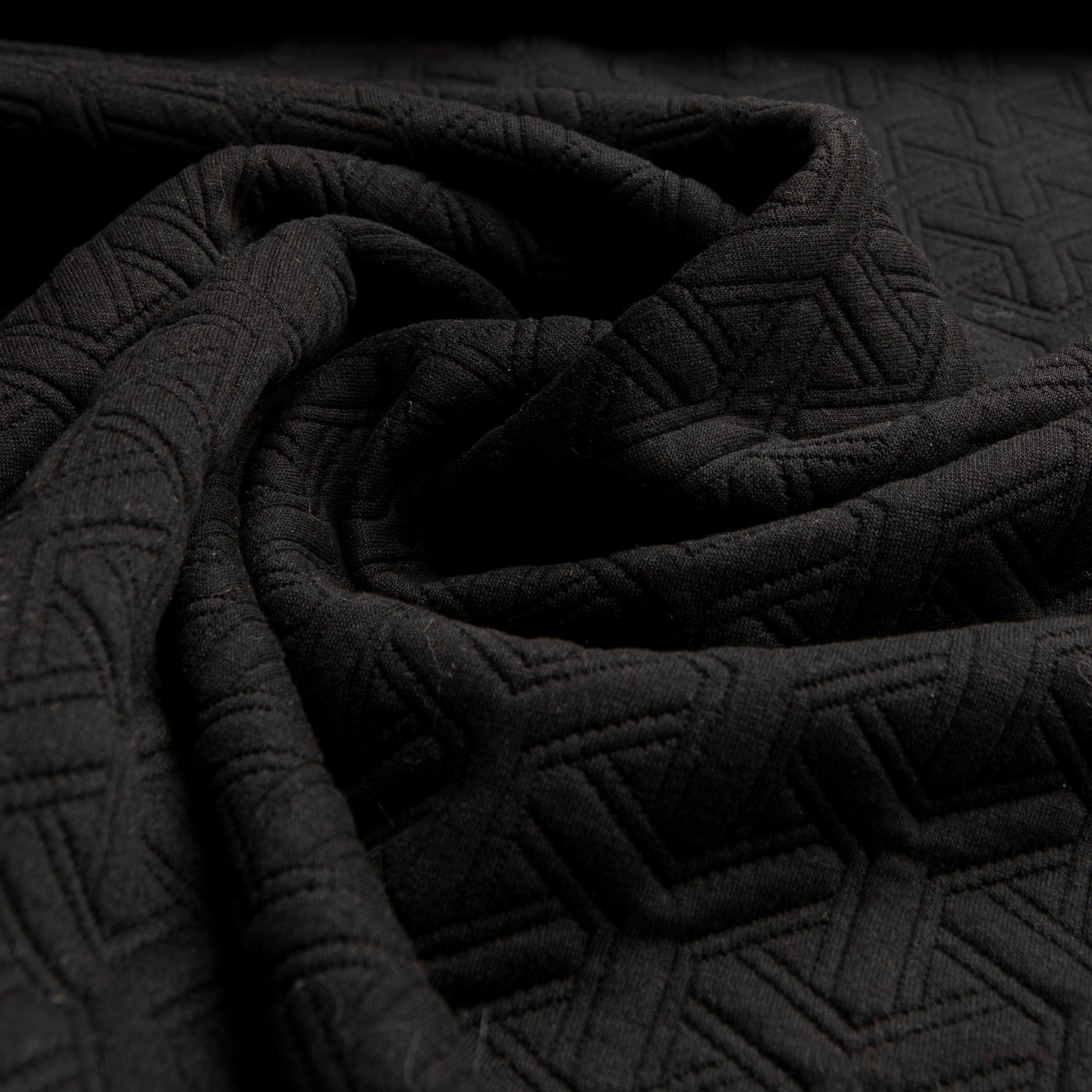 Jacquard Geométrico Preto