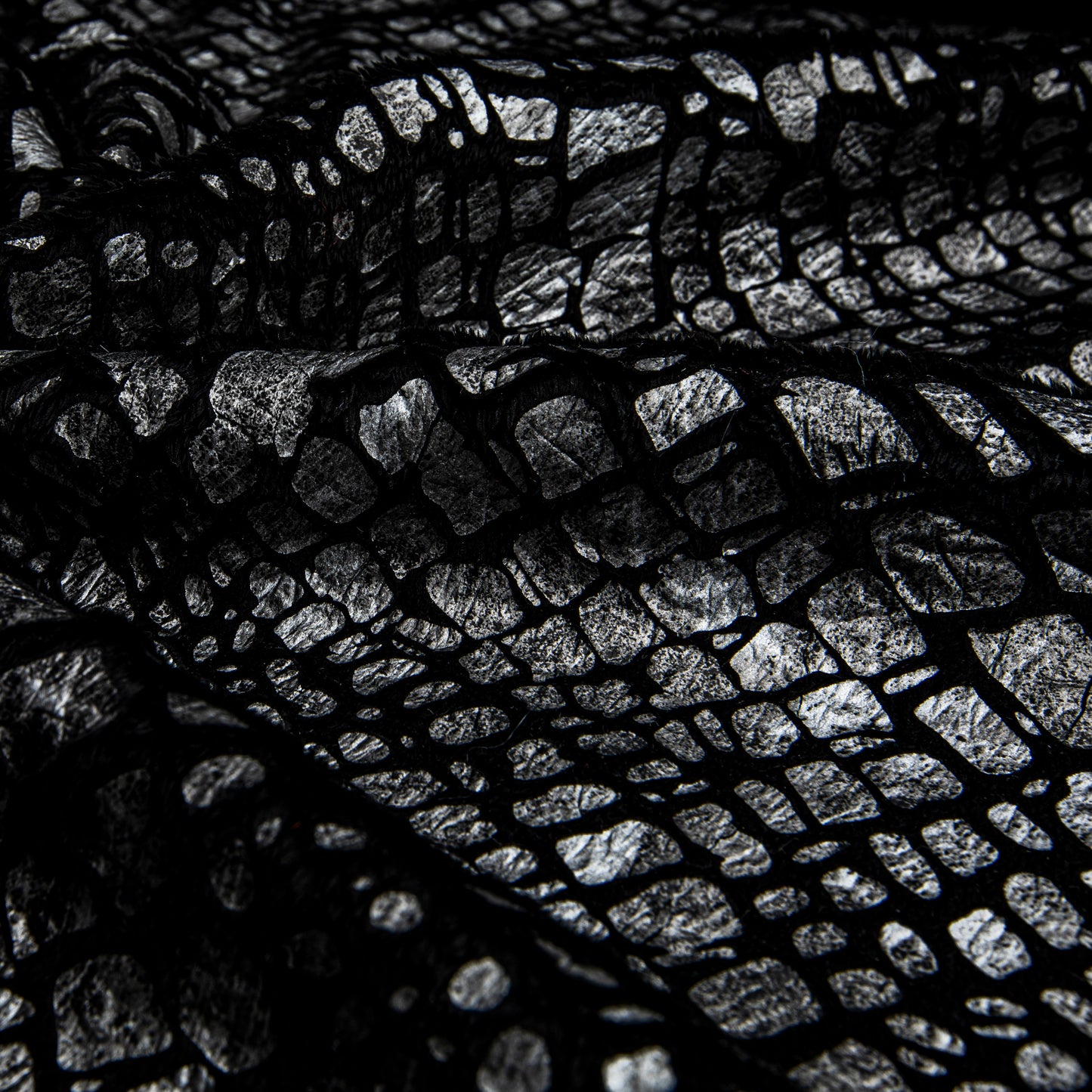 Pele Croco Com Foil Preto