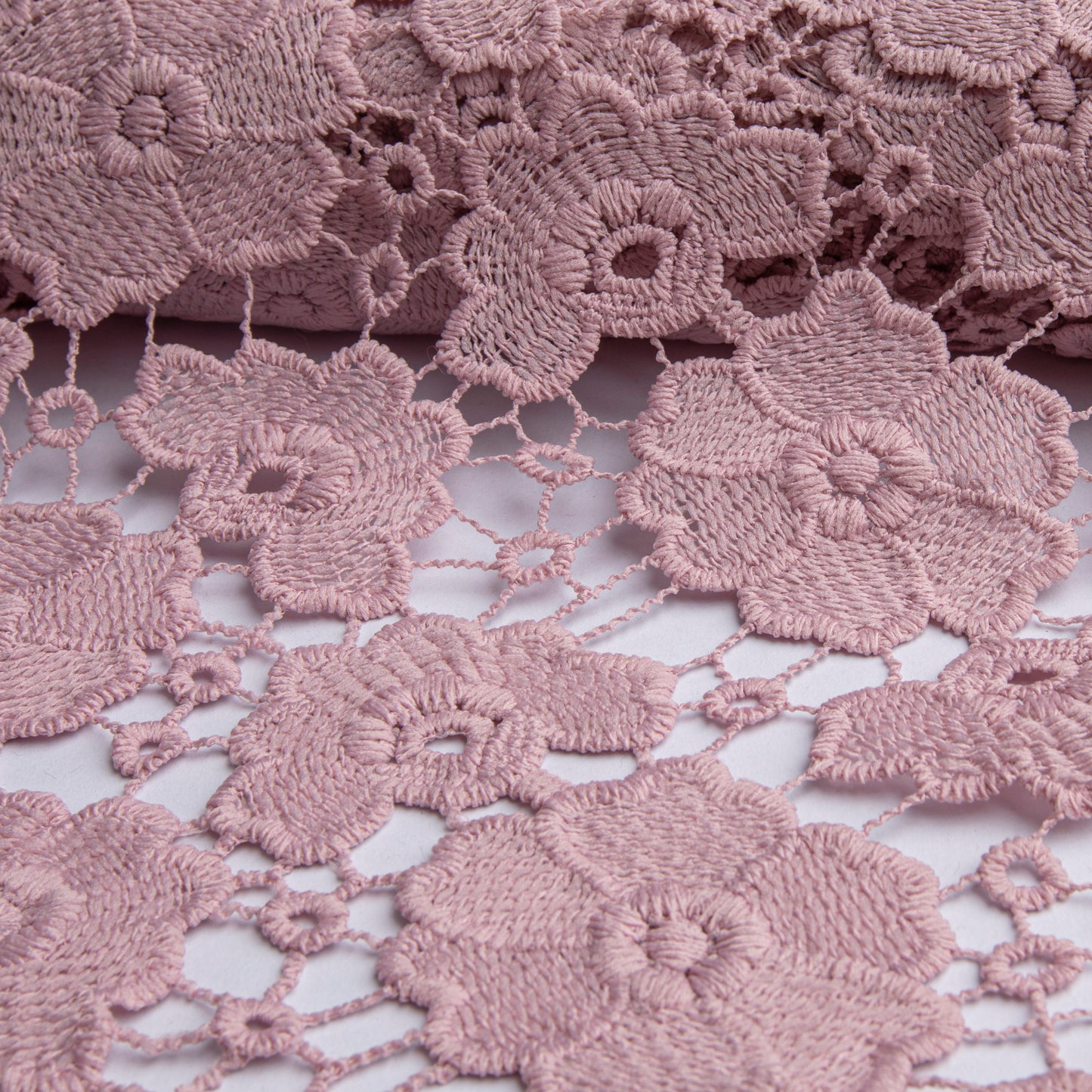 Guipir Floral Rosa Claro