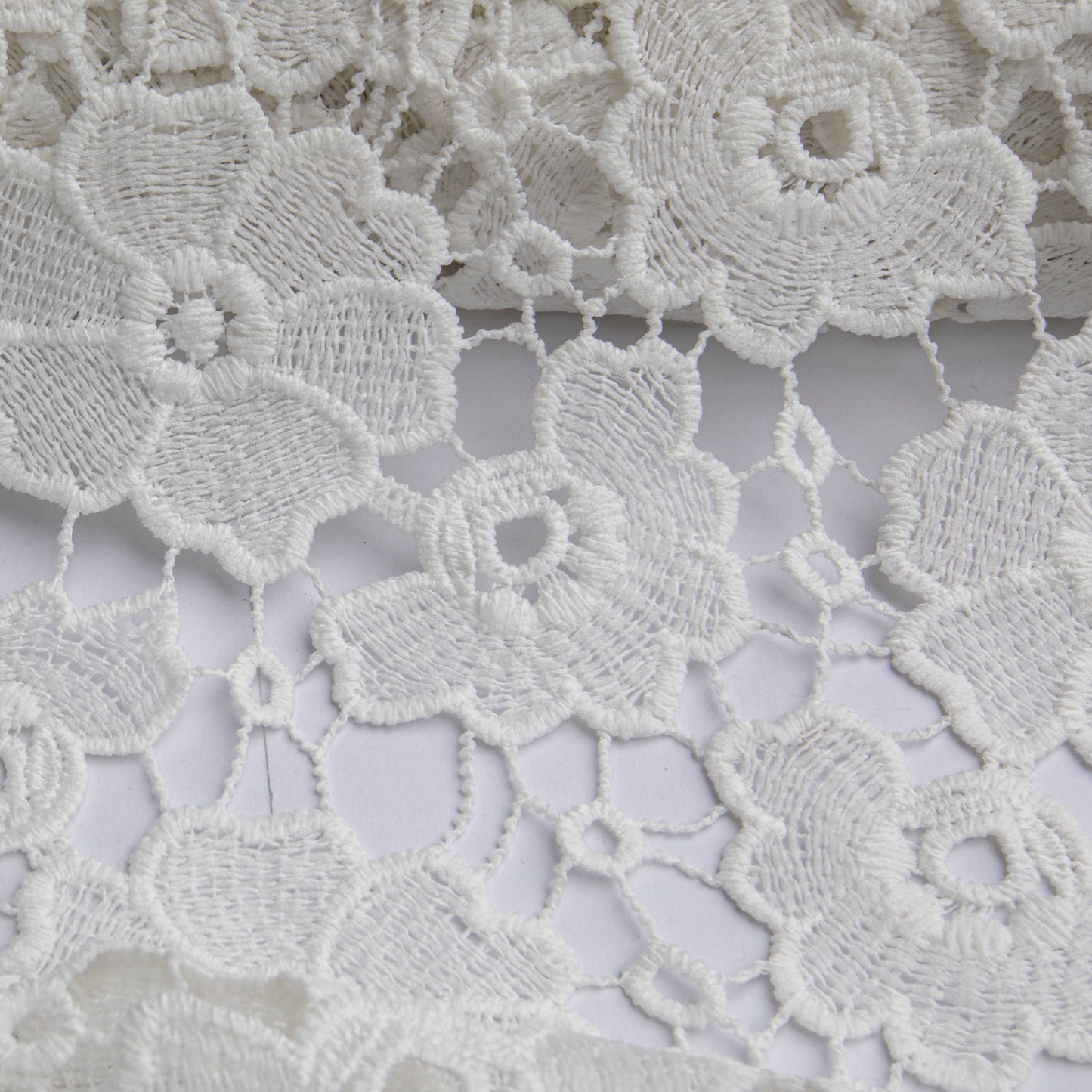 Guipir Floral Cru / Off White