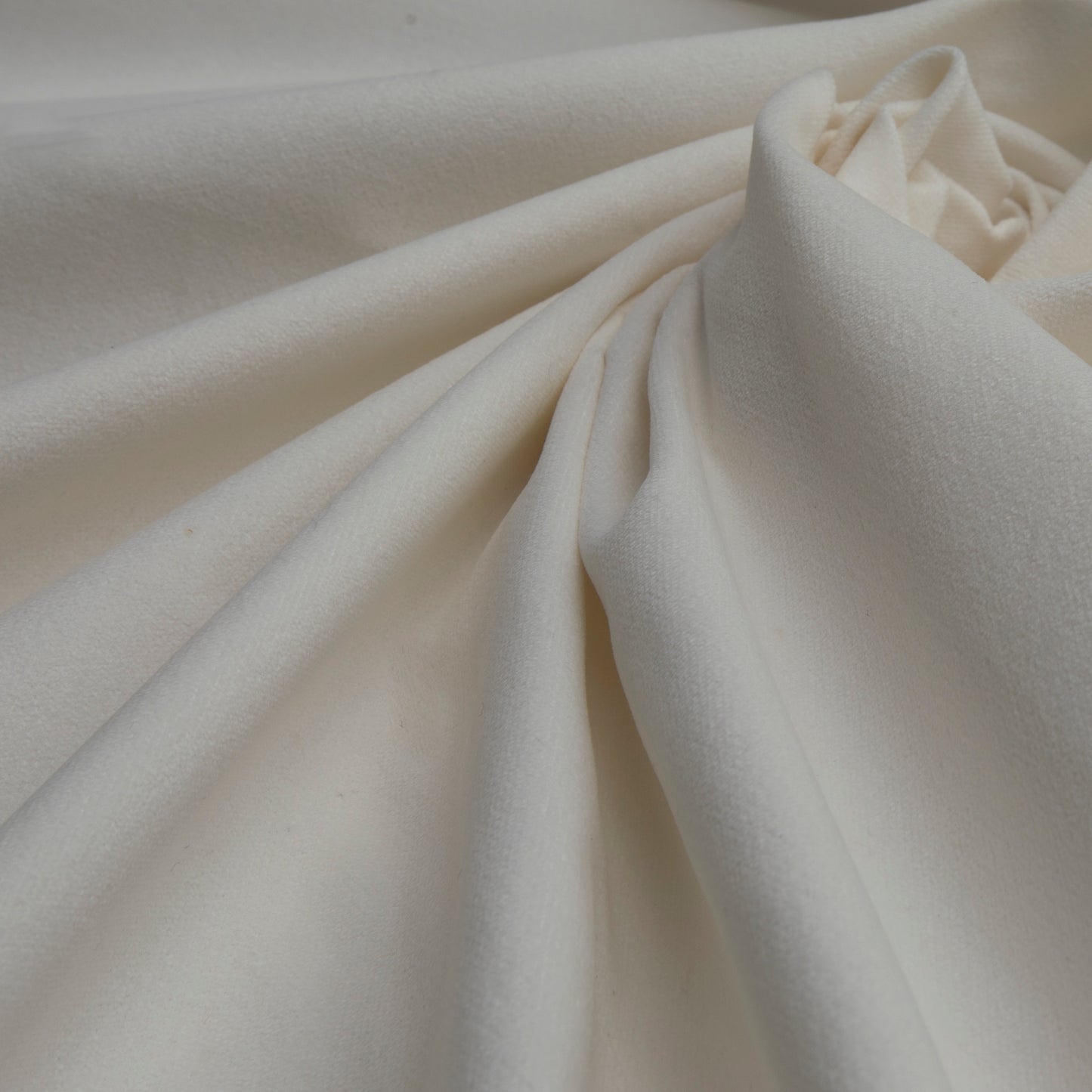 Veludo Liso Com Elastano  Off White